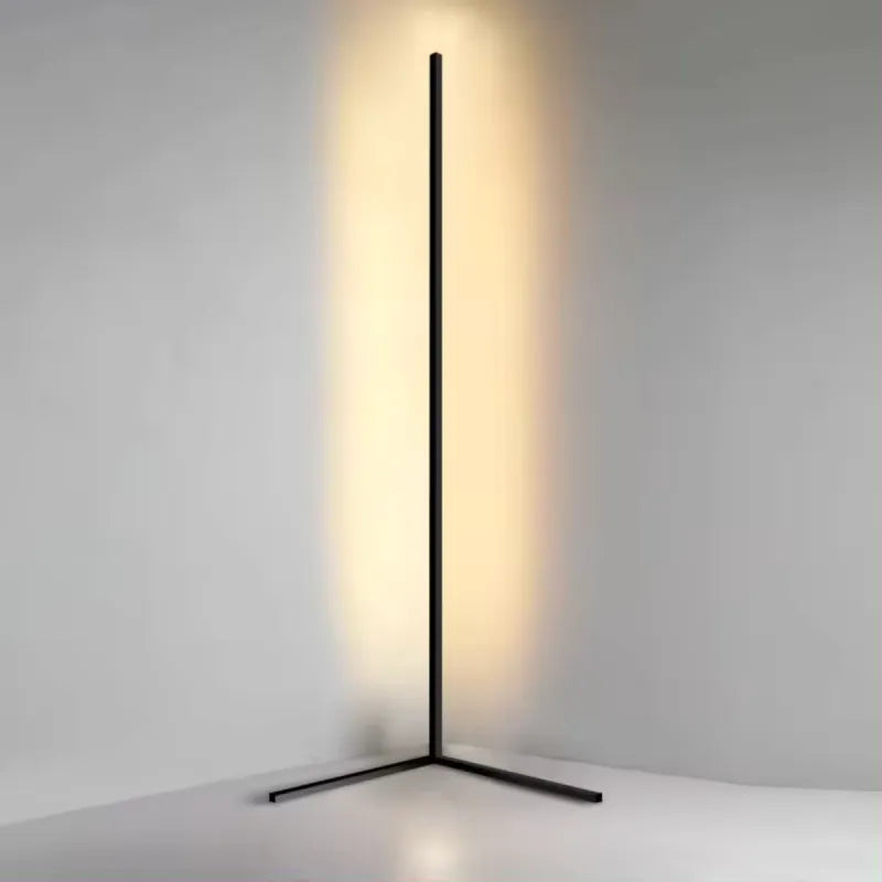 Lampe d'angle sur pied avec télécommande